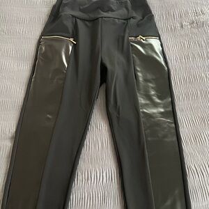 Stylish Black Leggings with Gold Accents